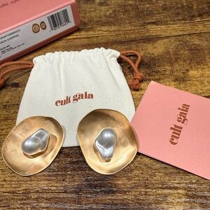 Cult Gaia Marzia Earrings 
Never Been Worn
Color: Brushed Brass